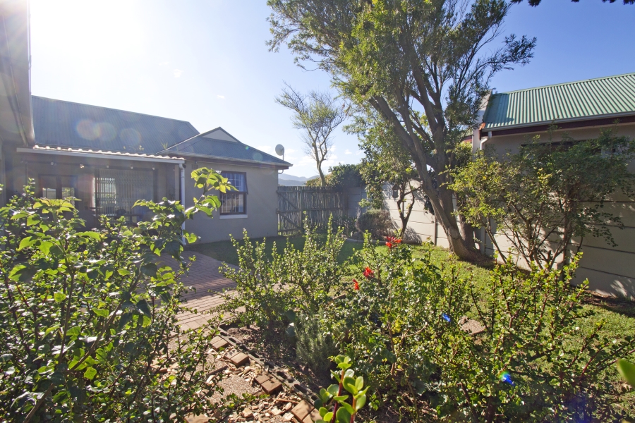 3 Bedroom Property for Sale in Milkwood Park Western Cape
